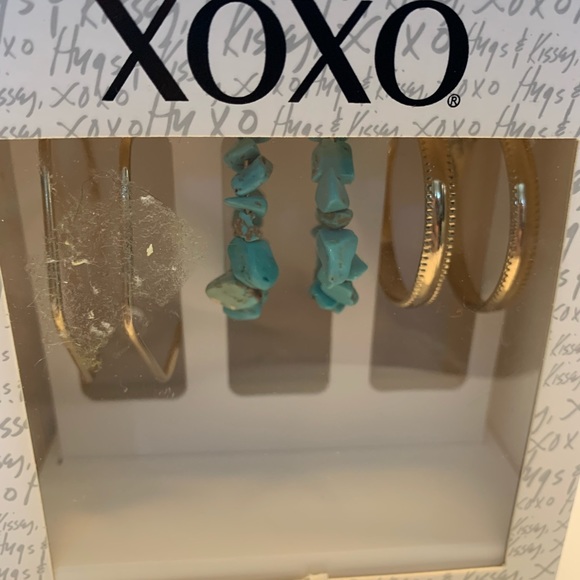 XOXO 3 piece boxed earring set. New - Picture 2 of 9